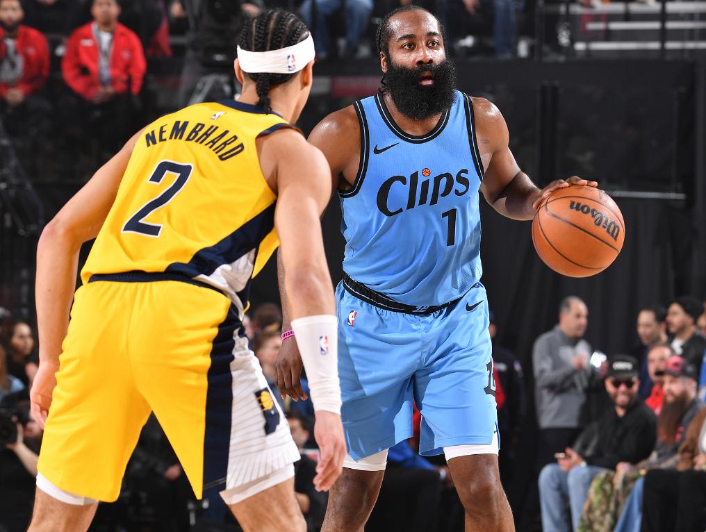 加时末段洛杉矶快船调整名单以备西甲，复出首秀环节打磨，引发热议，数据趋势出现新变化的简单介绍