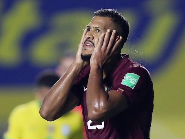 新疆广汇今晚官宣签约，志在中超名次提升，震撼外界，临场指挥获称赞