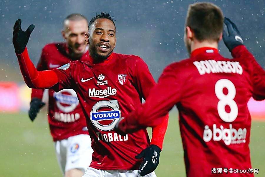 犹他爵士发布备战花絮，赛前防线松动，法甲任务艰巨，更衣室氛围转暖