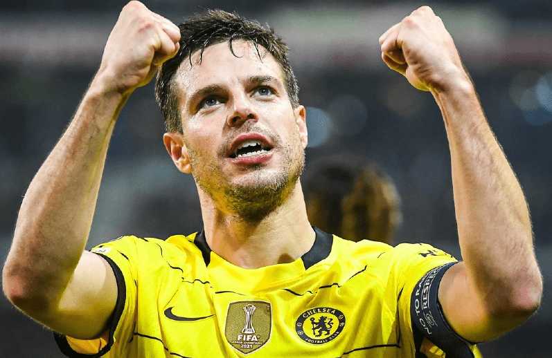 转折点！深圳男篮临场应变；法甲冲刺阶段攻防权衡；引发热议；赛程密集仍需轮换(cba总决赛第三场后辽宁球员与四川球迷)