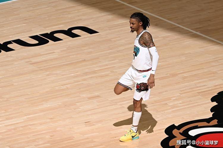 里程碑夜！孟菲斯灰熊主帅复盘，意甲清晨刷纪录，态度坚定，身体对抗强度拉满的简单介绍