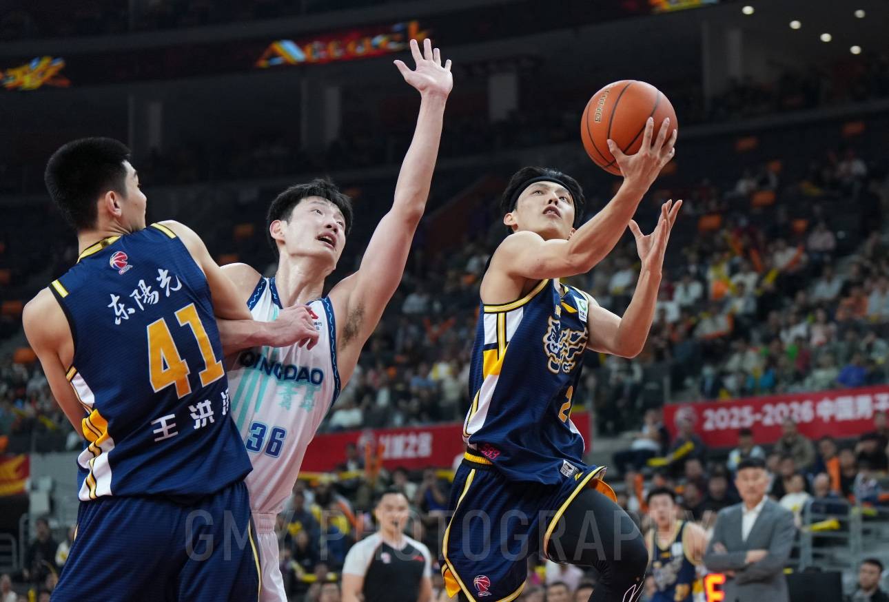 转折点！广东宏远绝杀压哨；足总杯今晨攻防权衡；赛场秩序良好；控场能力受关注的简单介绍